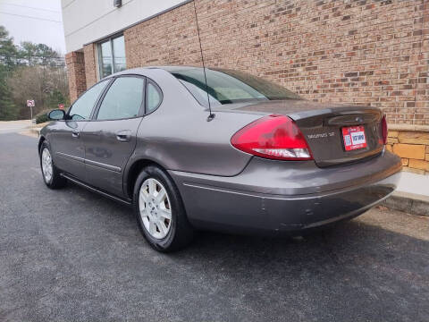2005 Ford Taurus SE