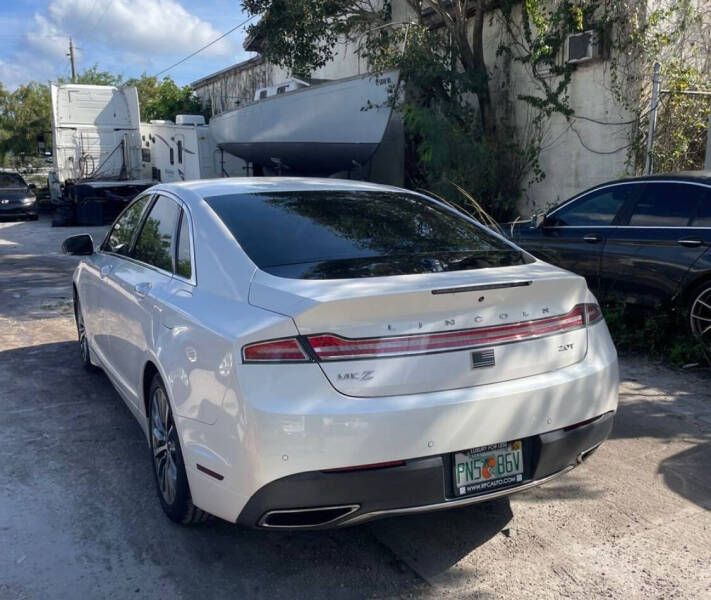 2018 Lincoln MKZ Select