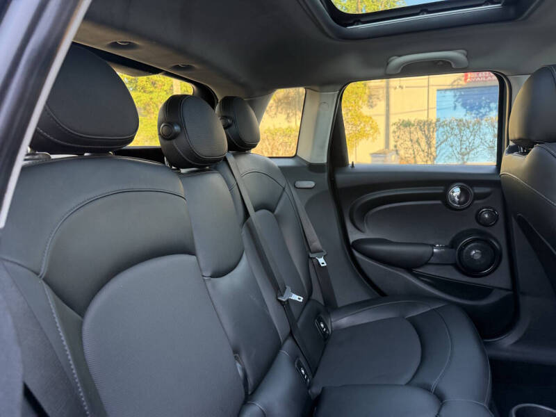 2017 MINI Hardtop 4 Door Cooper