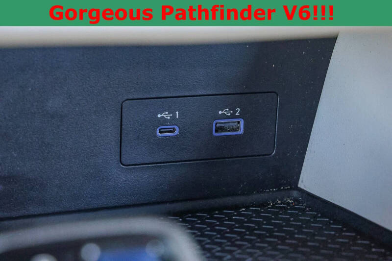 2022 Nissan Pathfinder SV