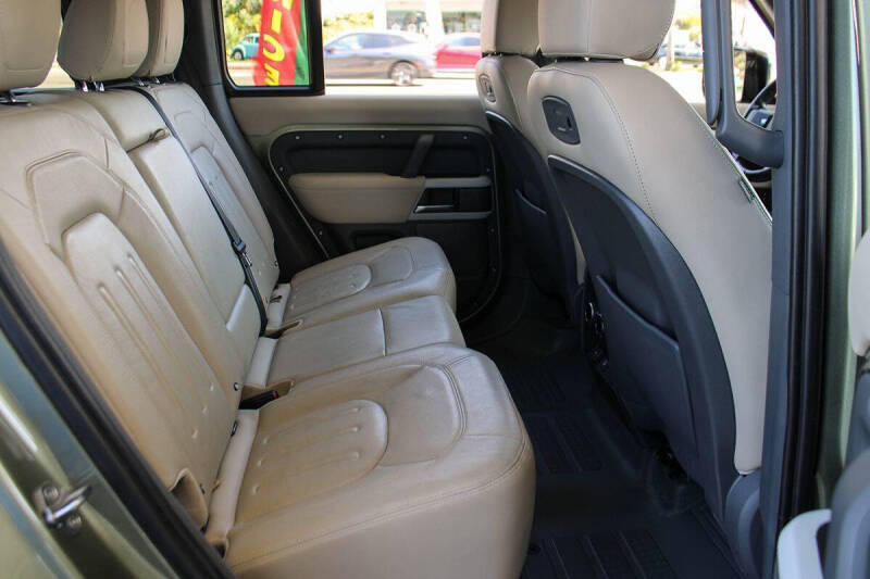 2021 Land Rover Defender 110 SE