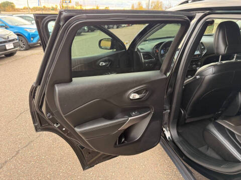 2022 Jeep Cherokee Latitude Lux