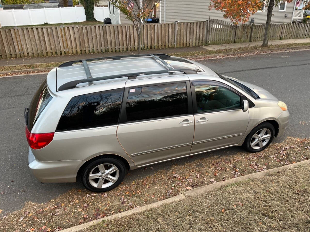 2006 Toyota Sienna for sale at Honesty Auto Sales in Fredericksburg, VA