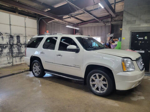 2010 GMC Yukon for sale at Chuck's Sheridan Auto in Mount Pleasant WI