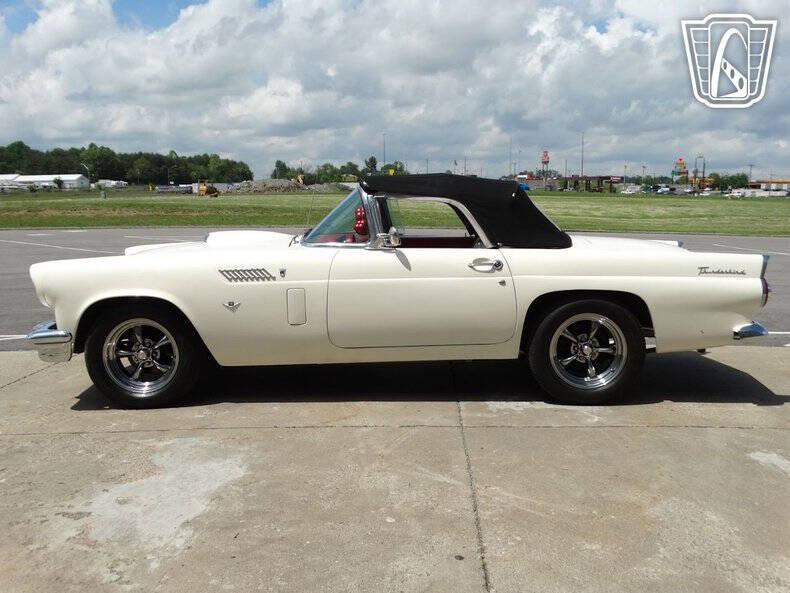 1956 Ford Thunderbird