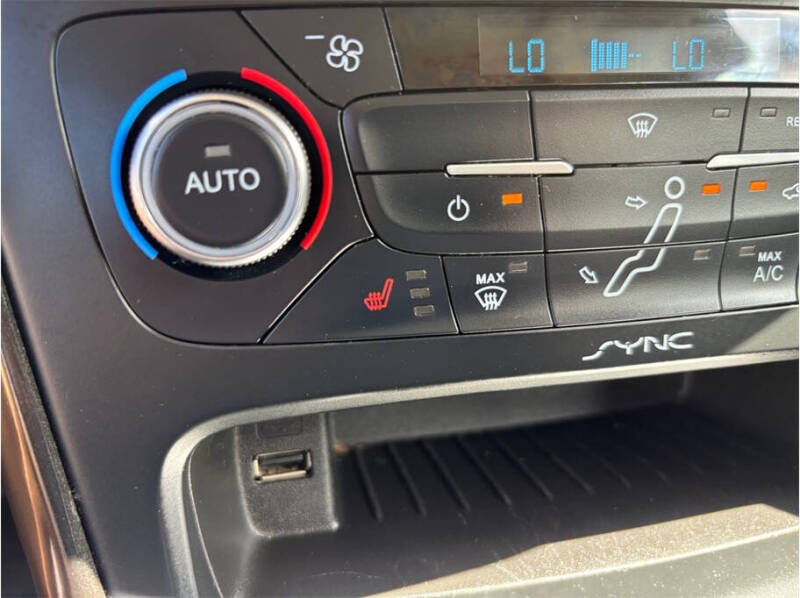 2015 Ford Focus Titanium