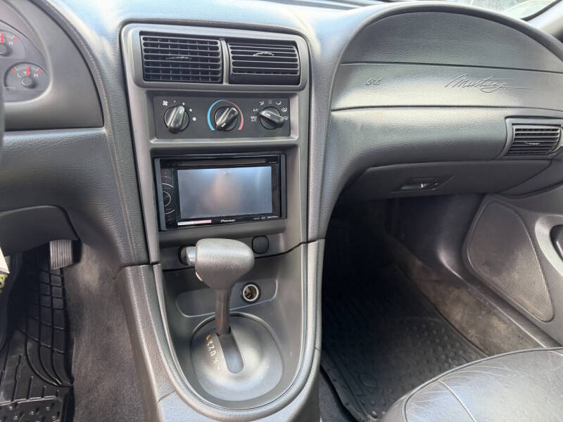 2002 Ford Mustang Deluxe