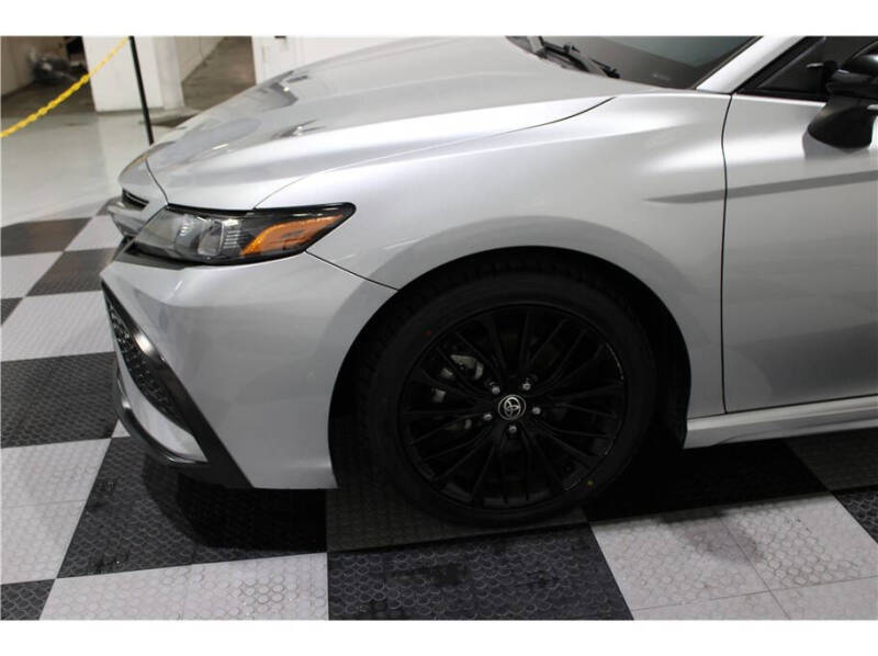 2022 Toyota Camry Hybrid SE Nightshade