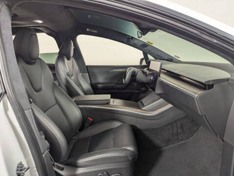 2023 Tesla Model X Standard Range