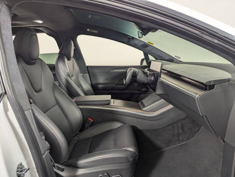 2023 Tesla Model X Standard Range