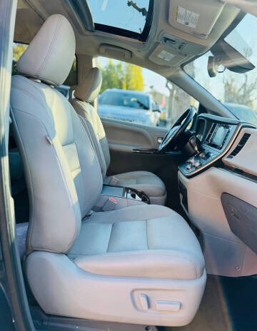 2020 Toyota Sienna XLE Premium 7-Passenger