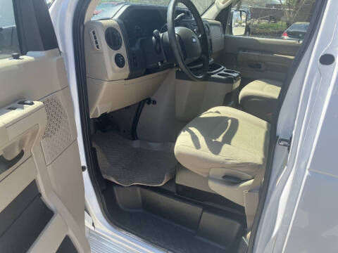 2010 Ford E-Series E-350 SD XLT
