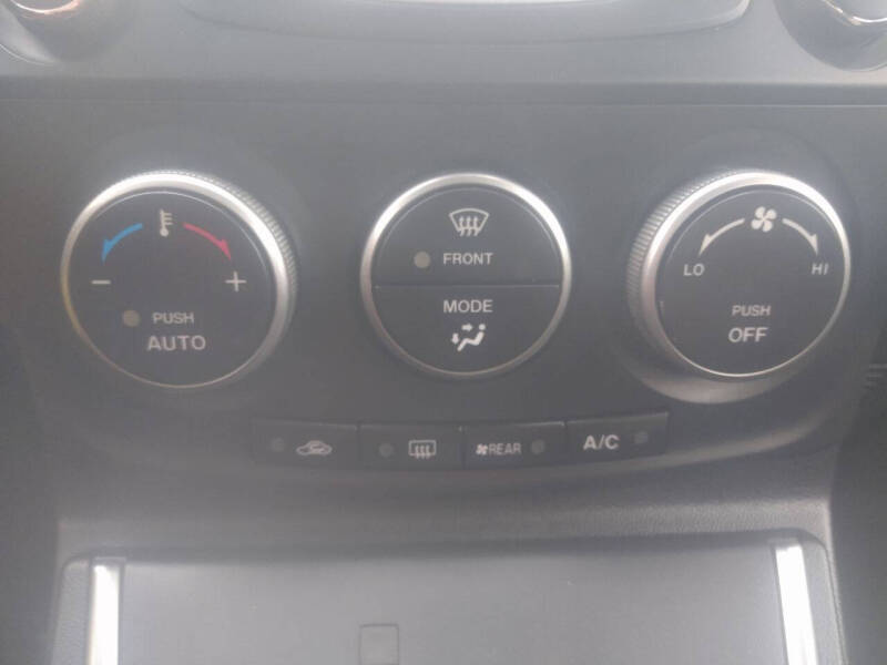 2013 Mazda MAZDA5 Touring