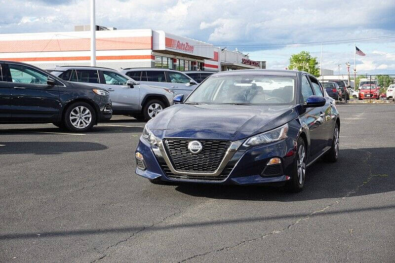2021 Nissan Altima for sale at CarSmart in Temple Hills MD