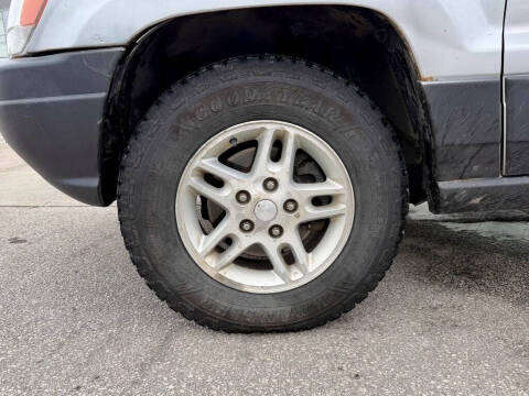 2004 Jeep Grand Cherokee Laredo