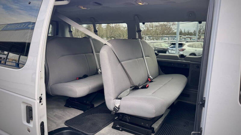 2013 Ford E-Series E-350 SD XLT