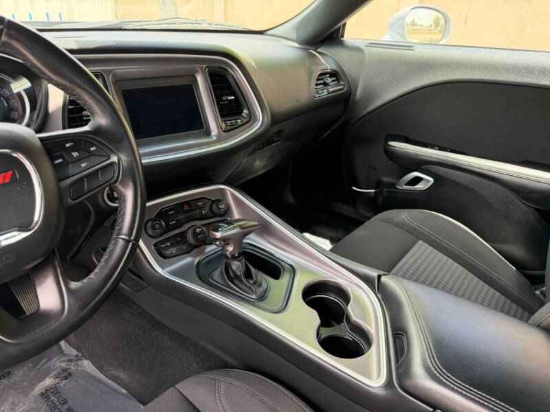 2022 Dodge Challenger SXT