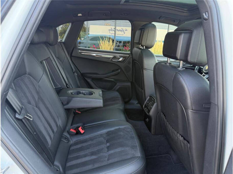 2017 Porsche Macan S