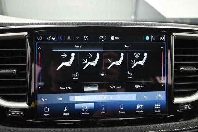 2024 Chrysler Pacifica Plug-In Hybrid Select