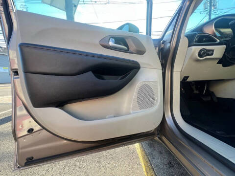 2017 Chrysler Pacifica Touring