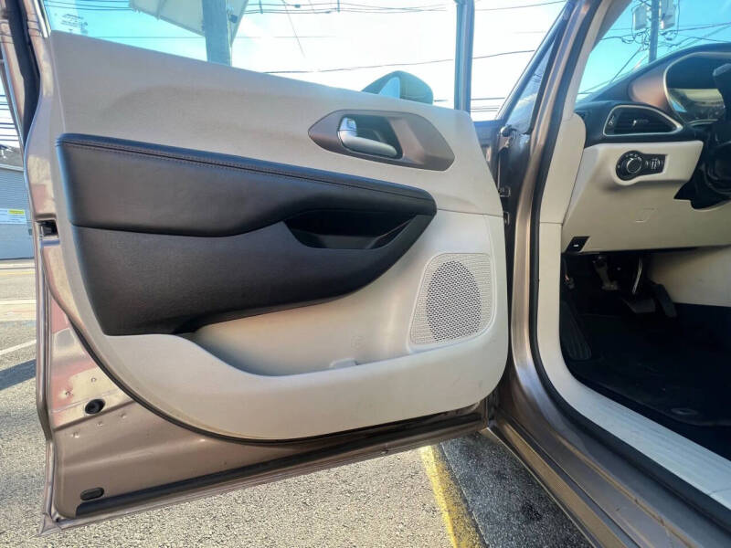 2017 Chrysler Pacifica Touring