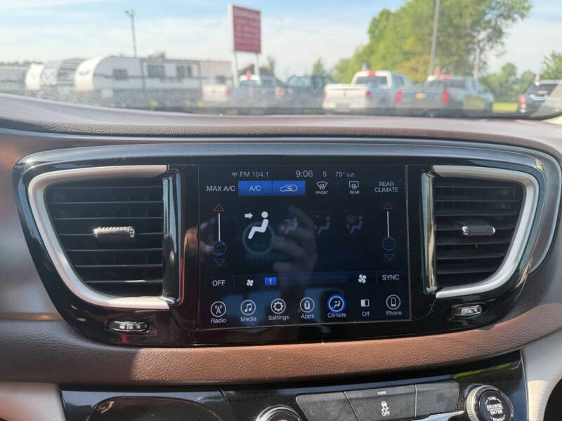 2017 Chrysler Pacifica Touring