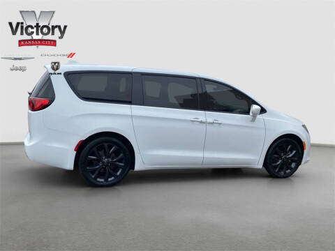 2020 Chrysler Pacifica Touring