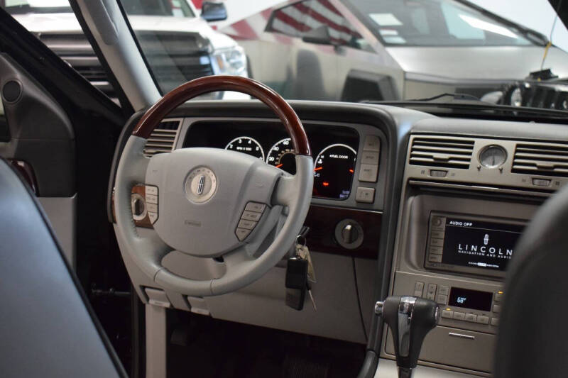 2006 Lincoln Navigator Luxury