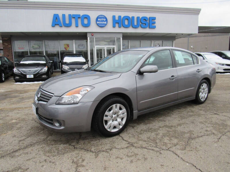 2009 Nissan Altima for sale at Auto House Motors - Downers Grove in Downers Grove IL