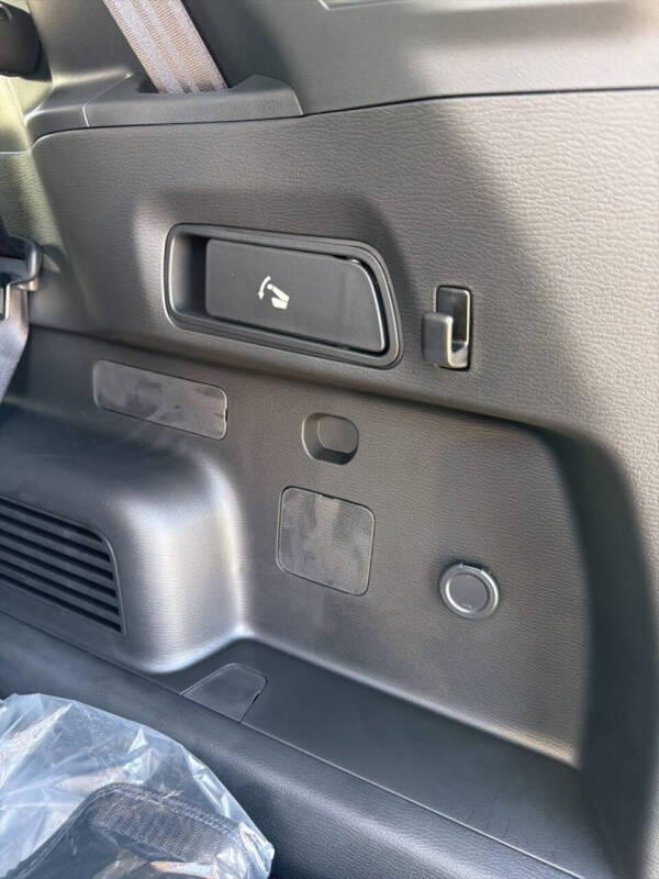 2025 Mitsubishi Outlander PHEV SE