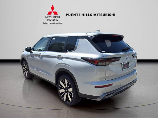 2026 Mitsubishi Outlander SE