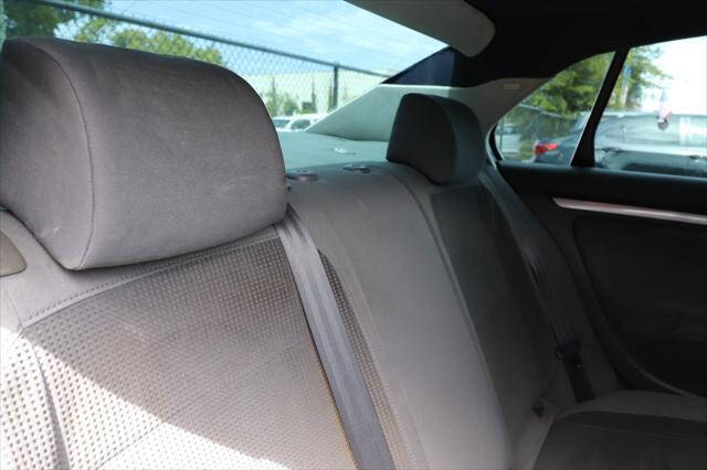 2009 Volkswagen Jetta  - $4,497