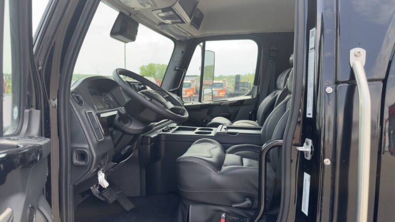 2025 Freightliner M2 106