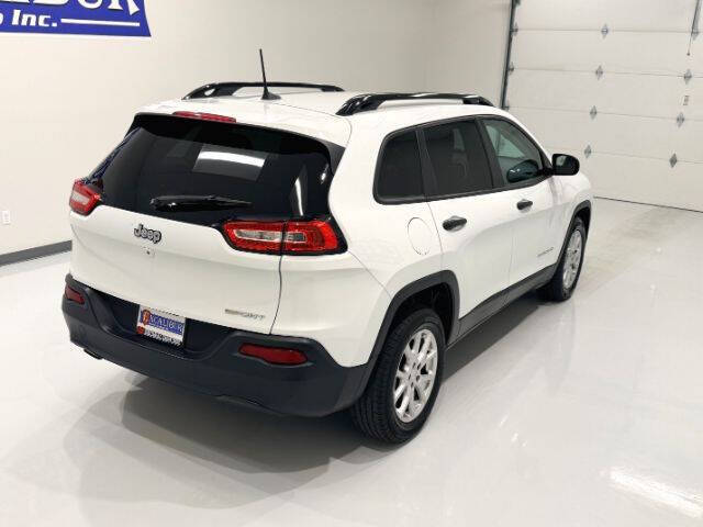 2016 Jeep Cherokee Sport