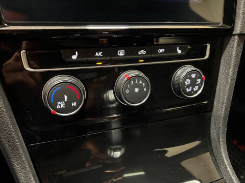 2019 Volkswagen Golf GTI S