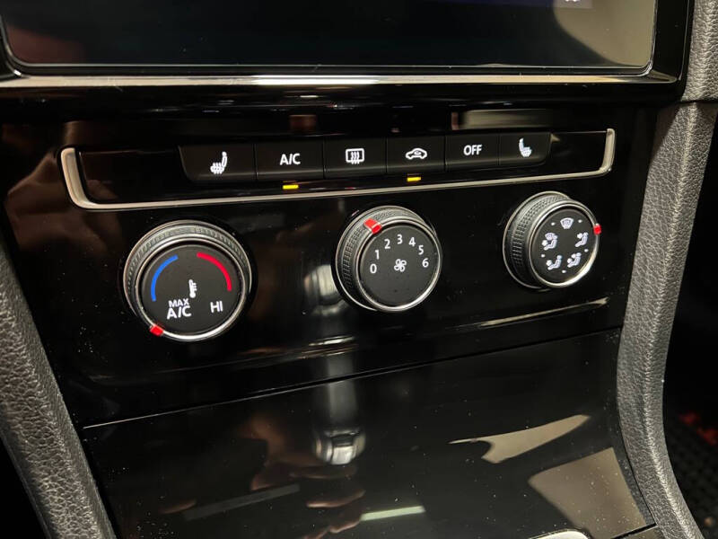 2019 Volkswagen Golf GTI S