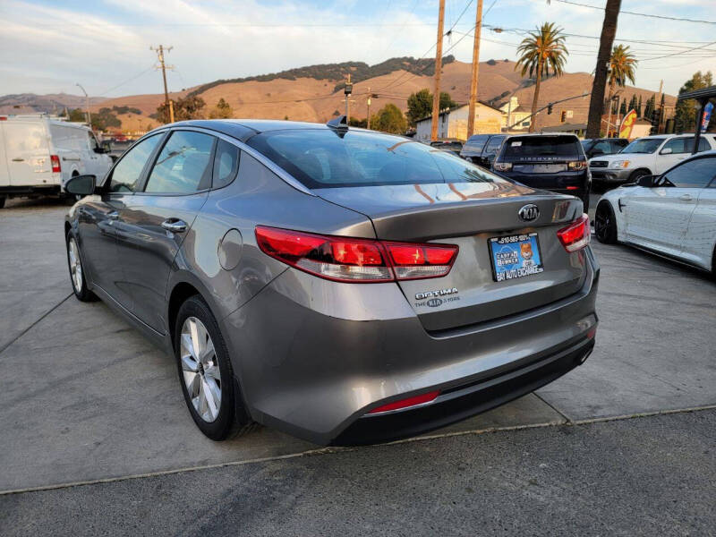 2018 Kia Optima null photo 7