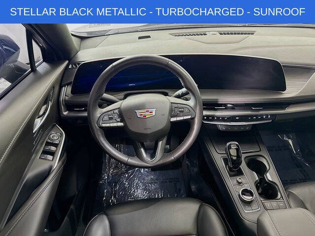 2025 Cadillac XT4 Premium Luxury