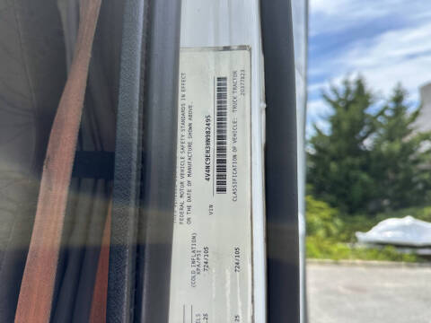 2017 Volvo VNL
