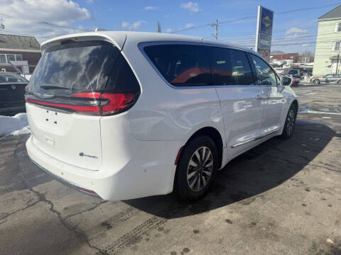 2022 Chrysler Pacifica Hybrid Limited