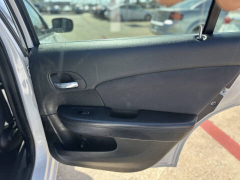 2013 Chrysler 200 LX