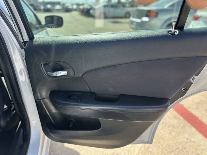 2013 Chrysler 200 LX