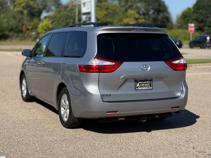 2017 Toyota Sienna LE 8-Passenger