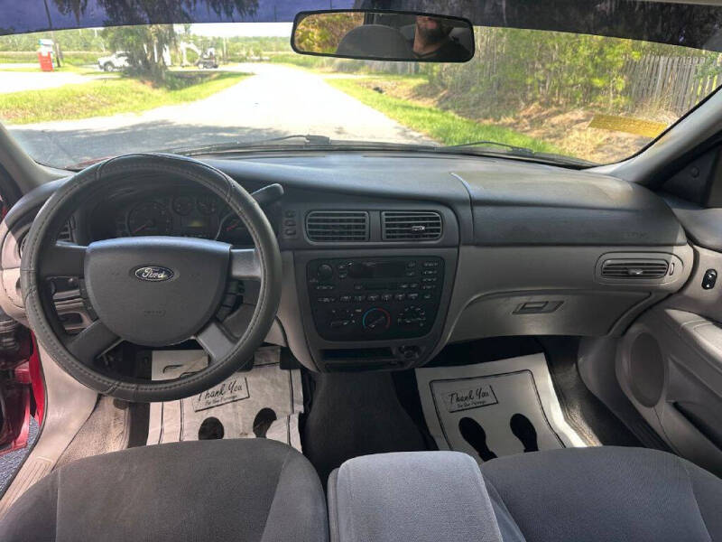 2005 Ford Taurus SE
