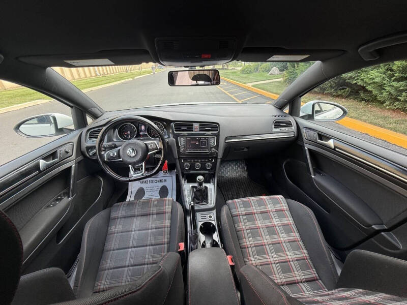 2017 Volkswagen Golf GTI S