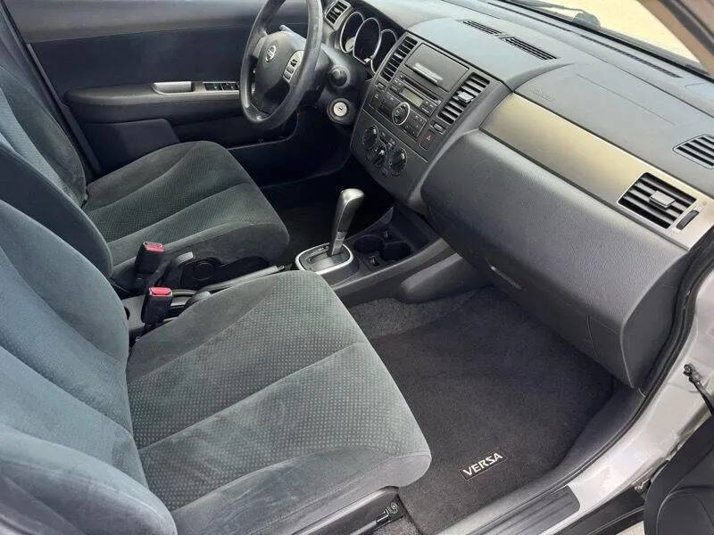 2011 Nissan Versa 1.8 S