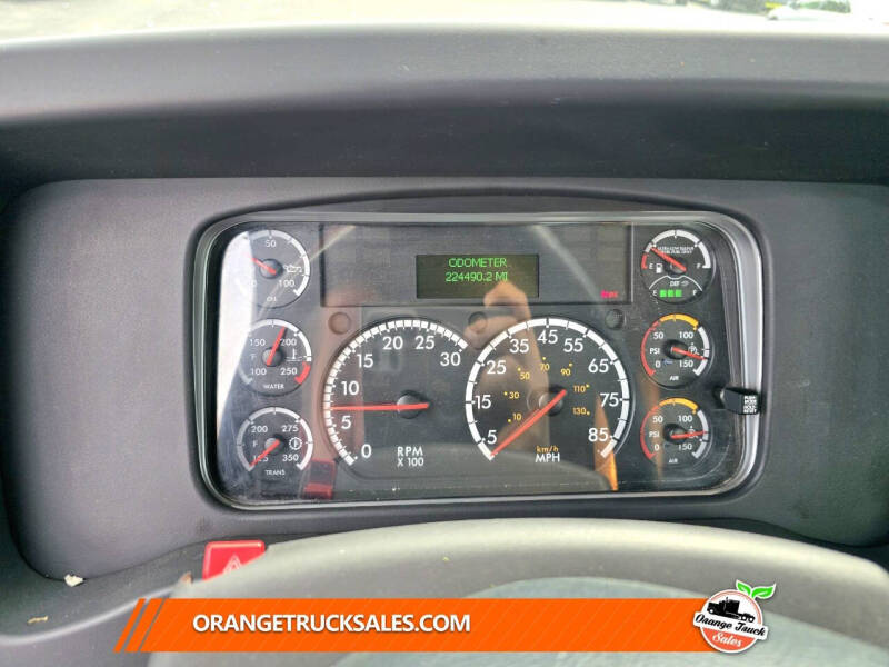 2016 Freightliner M2 106