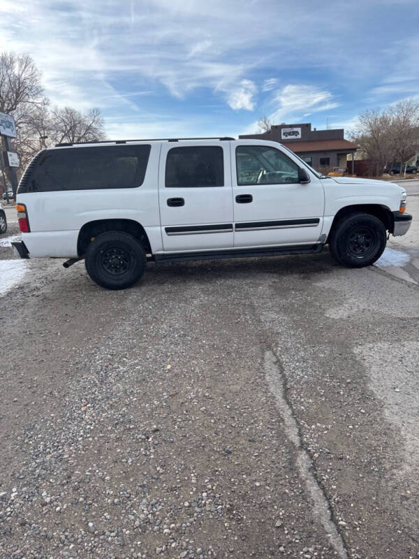 2005 Chevrolet Suburban LS photo 8