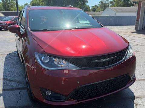 2018 Chrysler Pacifica Touring L Plus