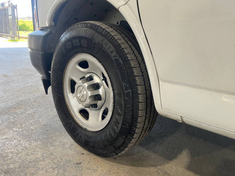 2017 Chevrolet Express 2500